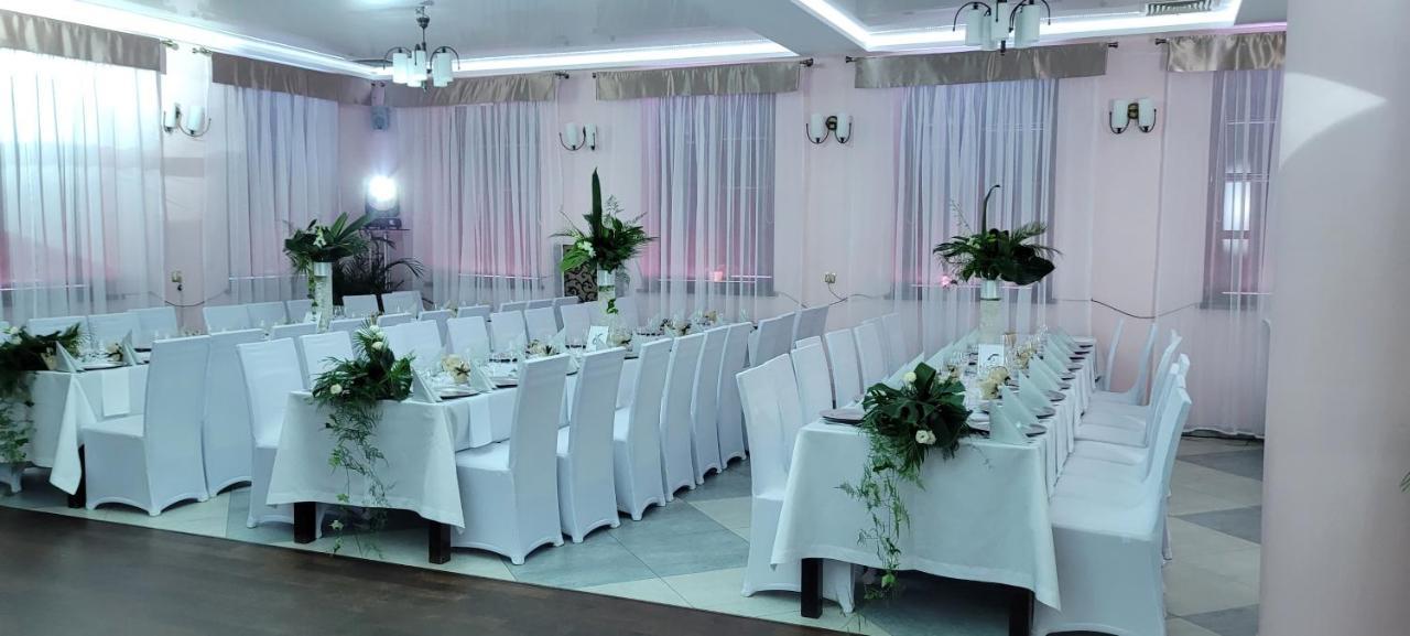 Hotel Rytwiany Bagian luar foto
