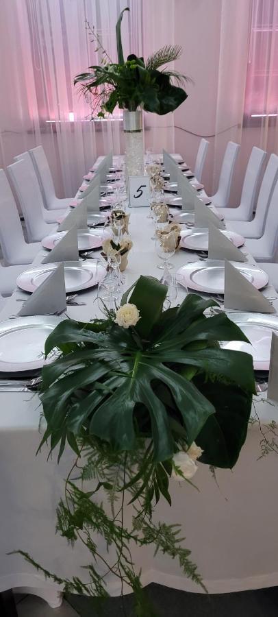 Hotel Rytwiany Bagian luar foto