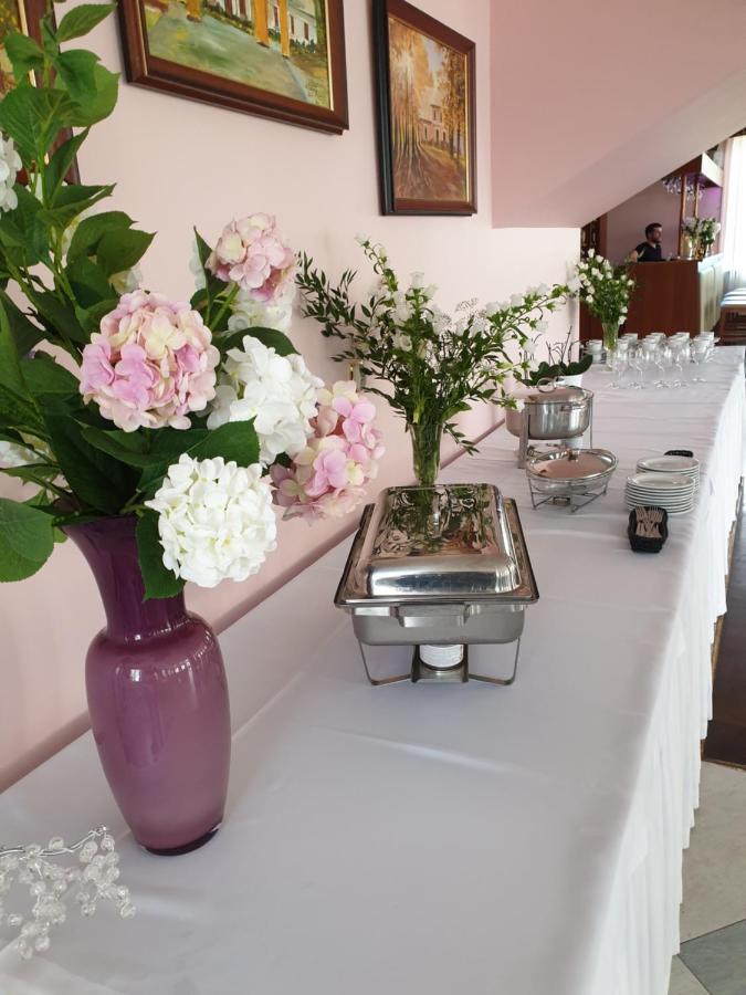Hotel Rytwiany Bagian luar foto