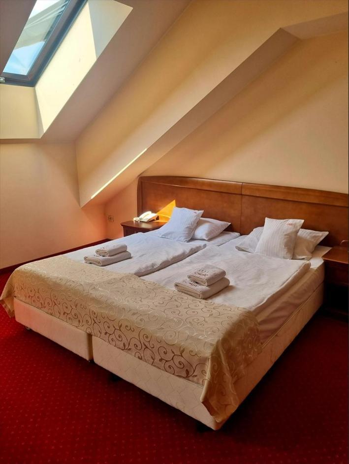 Hotel Rytwiany Bagian luar foto