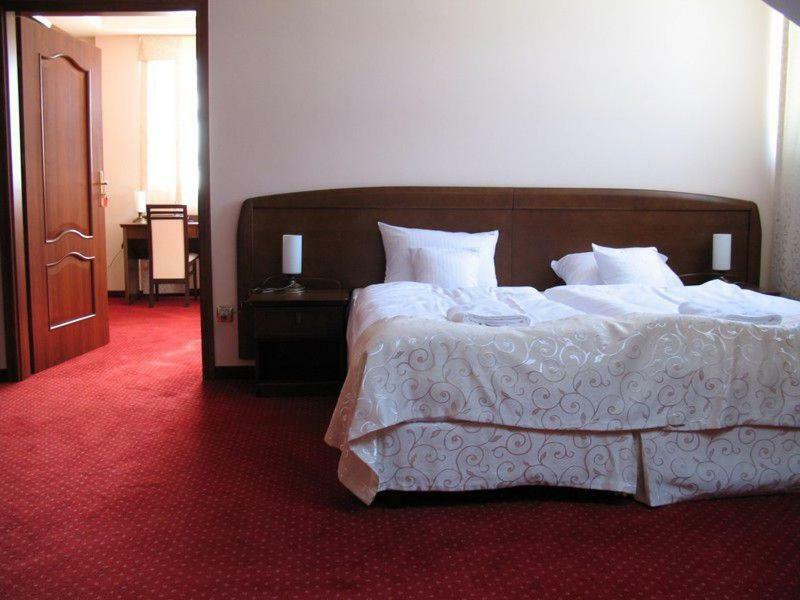 Hotel Rytwiany Bagian luar foto