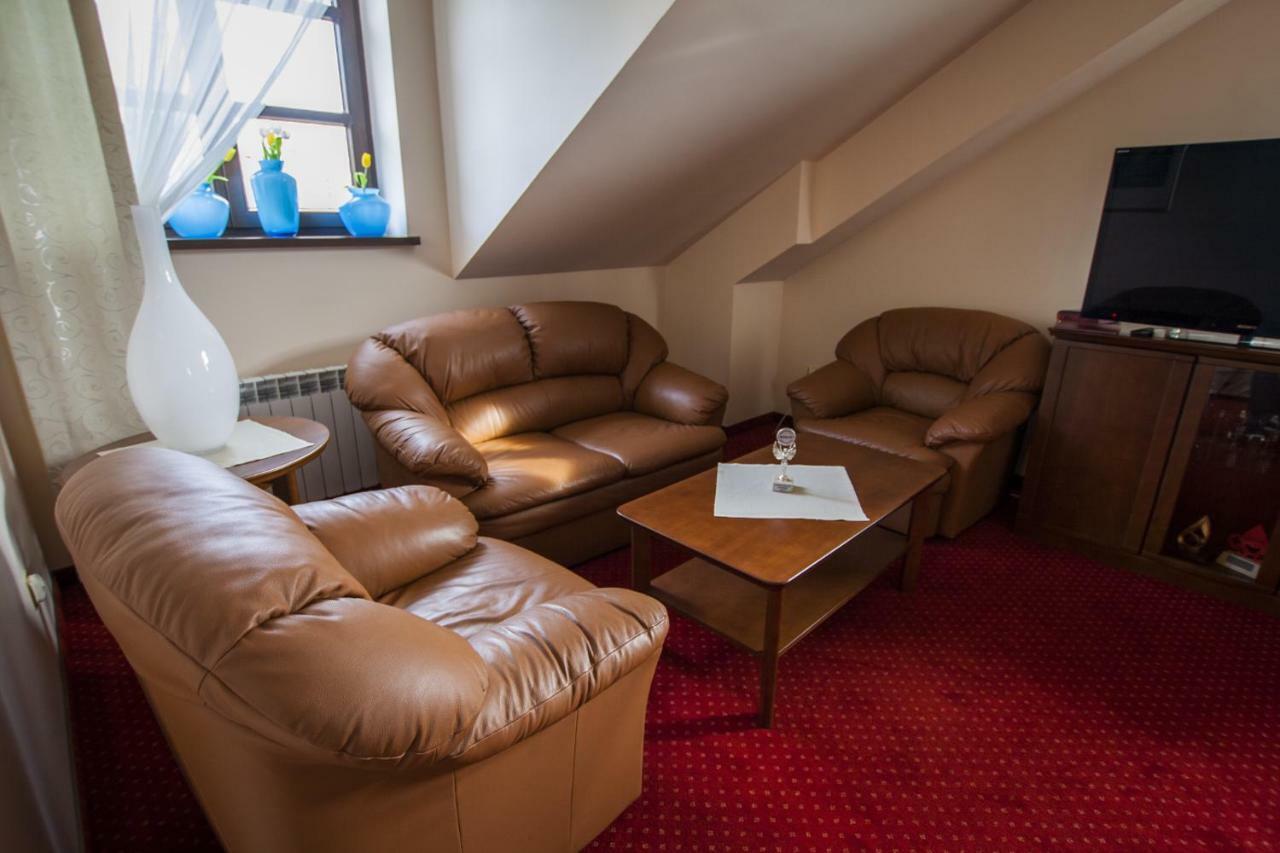 Hotel Rytwiany Bagian luar foto