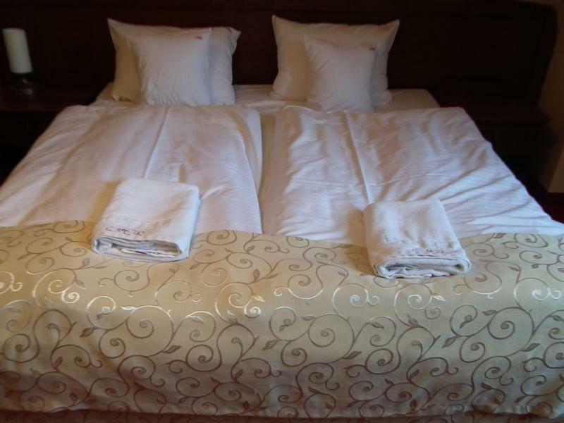 Hotel Rytwiany Bagian luar foto